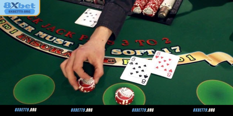 Nguyên tắc Blackjack chia đôi bài